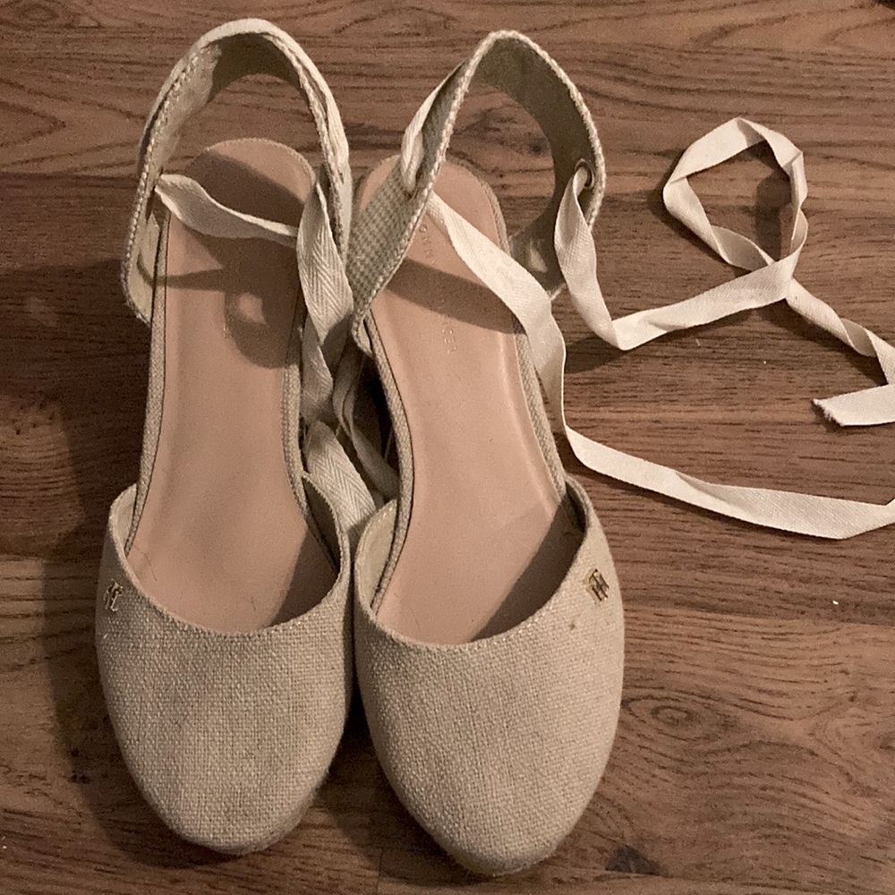 Tommy Hilfiger Womens Espadrille Wedge sandals. Color Sand Size 8.5